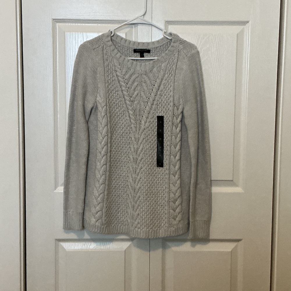 NWT Banana Republic Light Gray Cable Knit Sweater size Medium - Picture 3 of 10